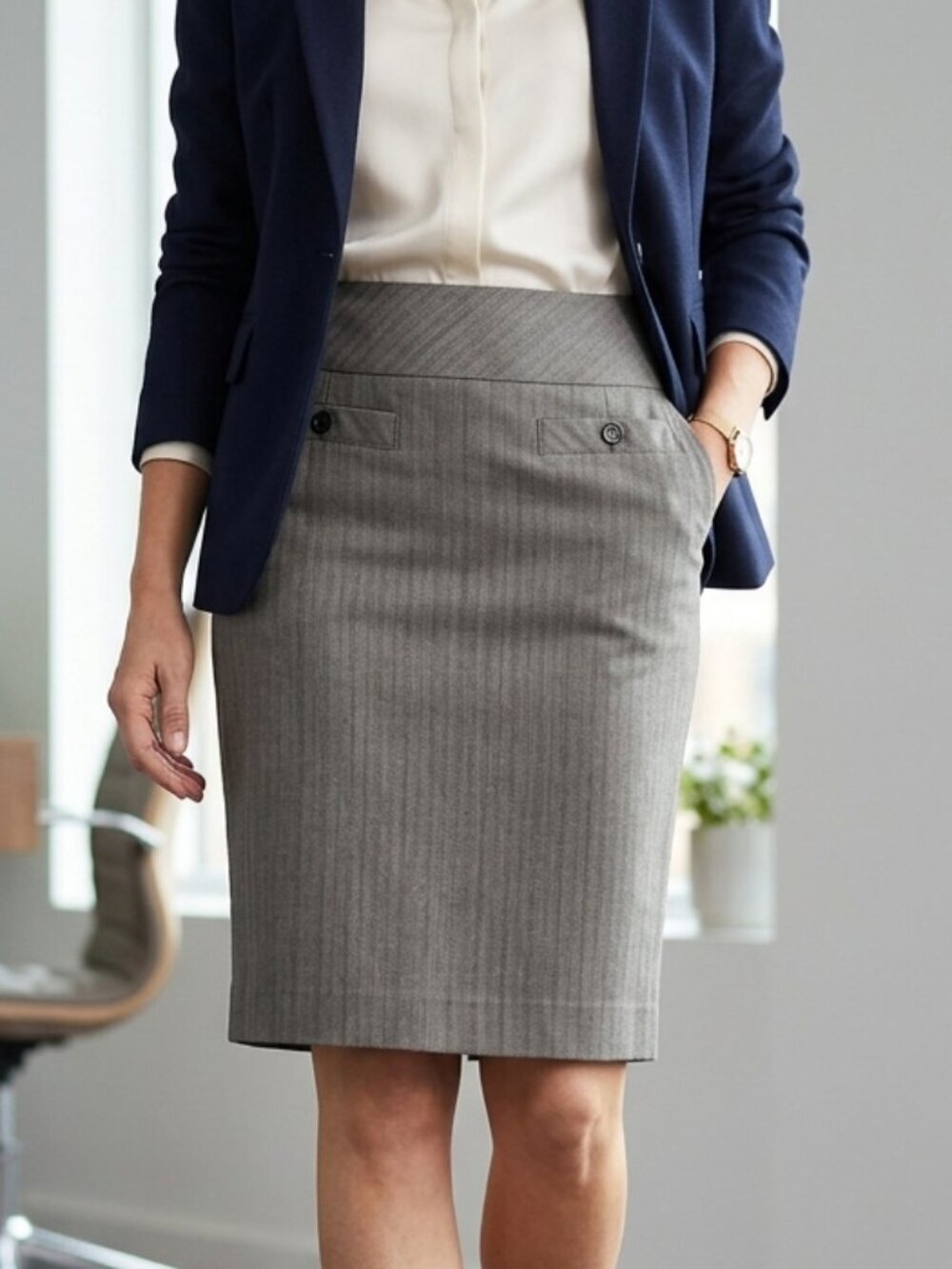 ⭐️ 5 for 20$! ⭐️ RW&Co Grey Pencil Skirt with Subtle Pinstripes